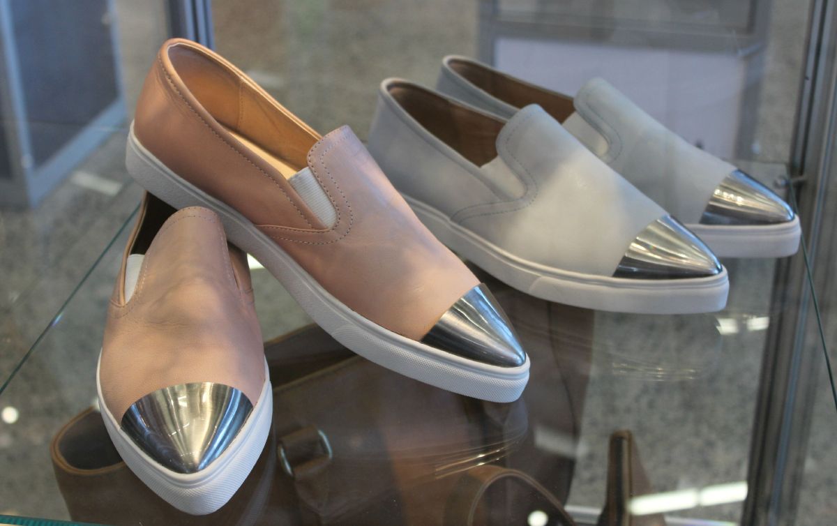 nzfw exhibition shoes flats