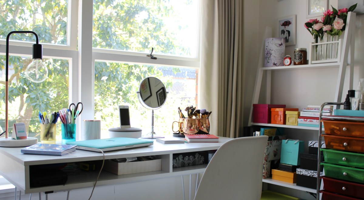 home style room decor desk makeup area