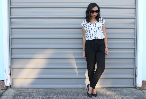 work ootd outfit mirrou high-waisted pants